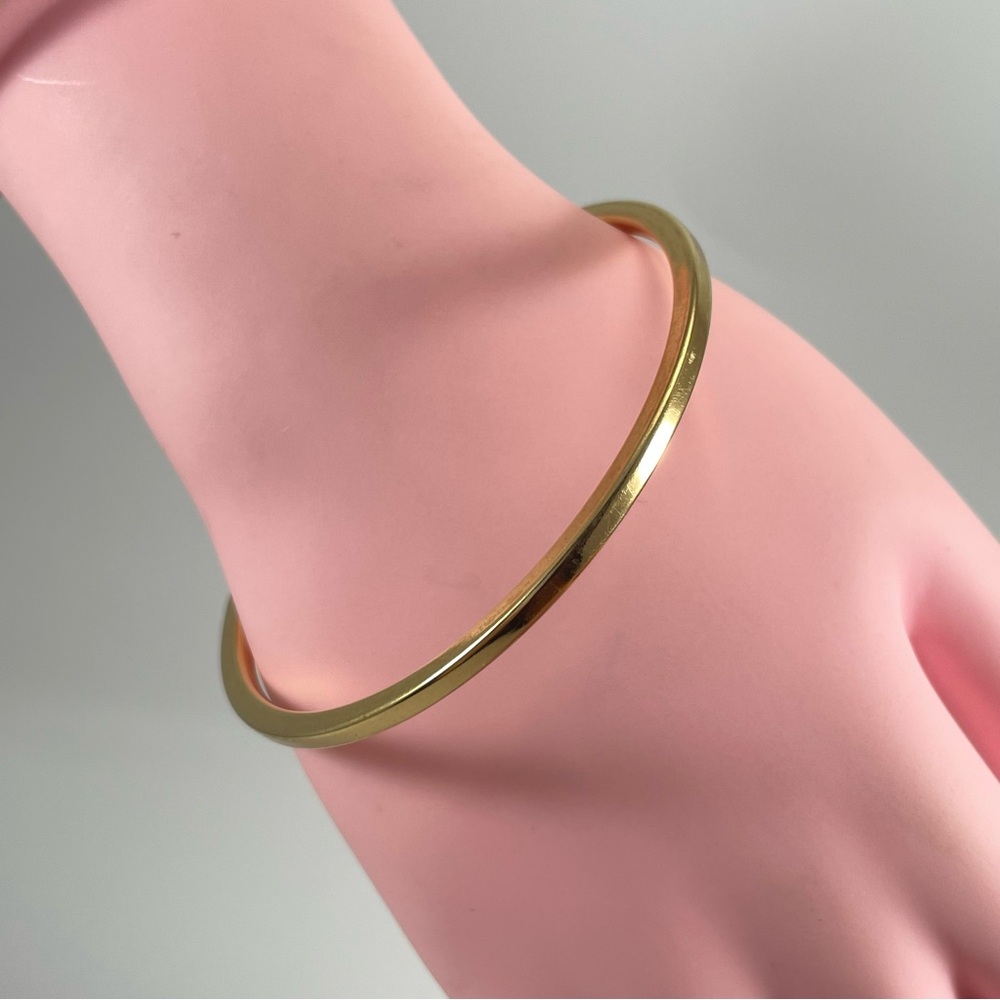 Monet Signed Vintage Gold Tone Classic Bangle Bracelet Dainty